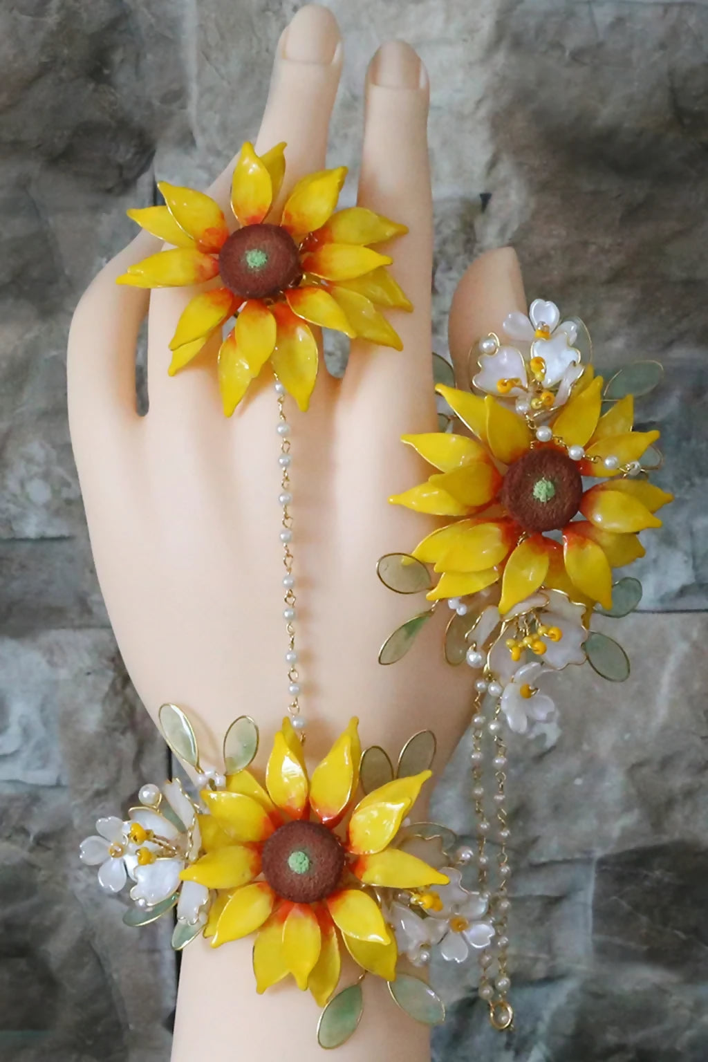 Sunflower Serenity – Handmade Resin Bridal Jewelry Set with Necklace, Earrings, Maangtika, Finger Ring, Haathphool & Waistbelt