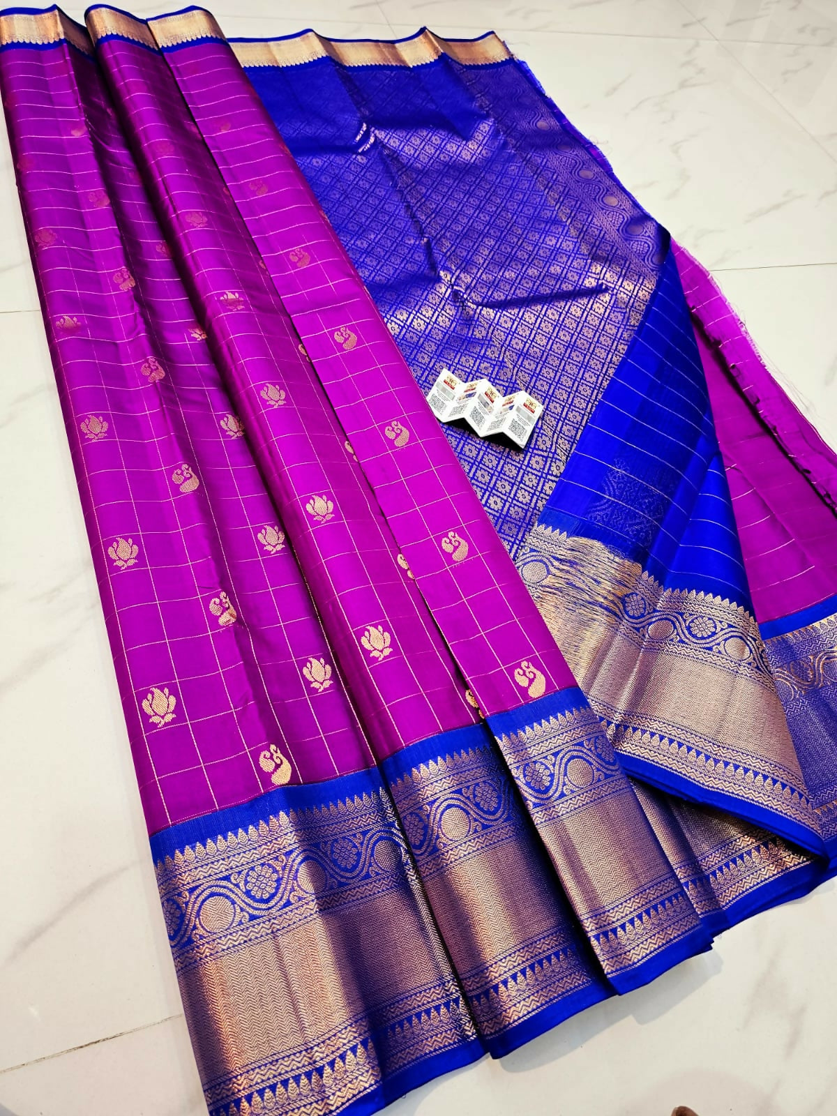 Kanchi Rhythm - Pure Handloom Kanchi Pattu Tissue Sarees