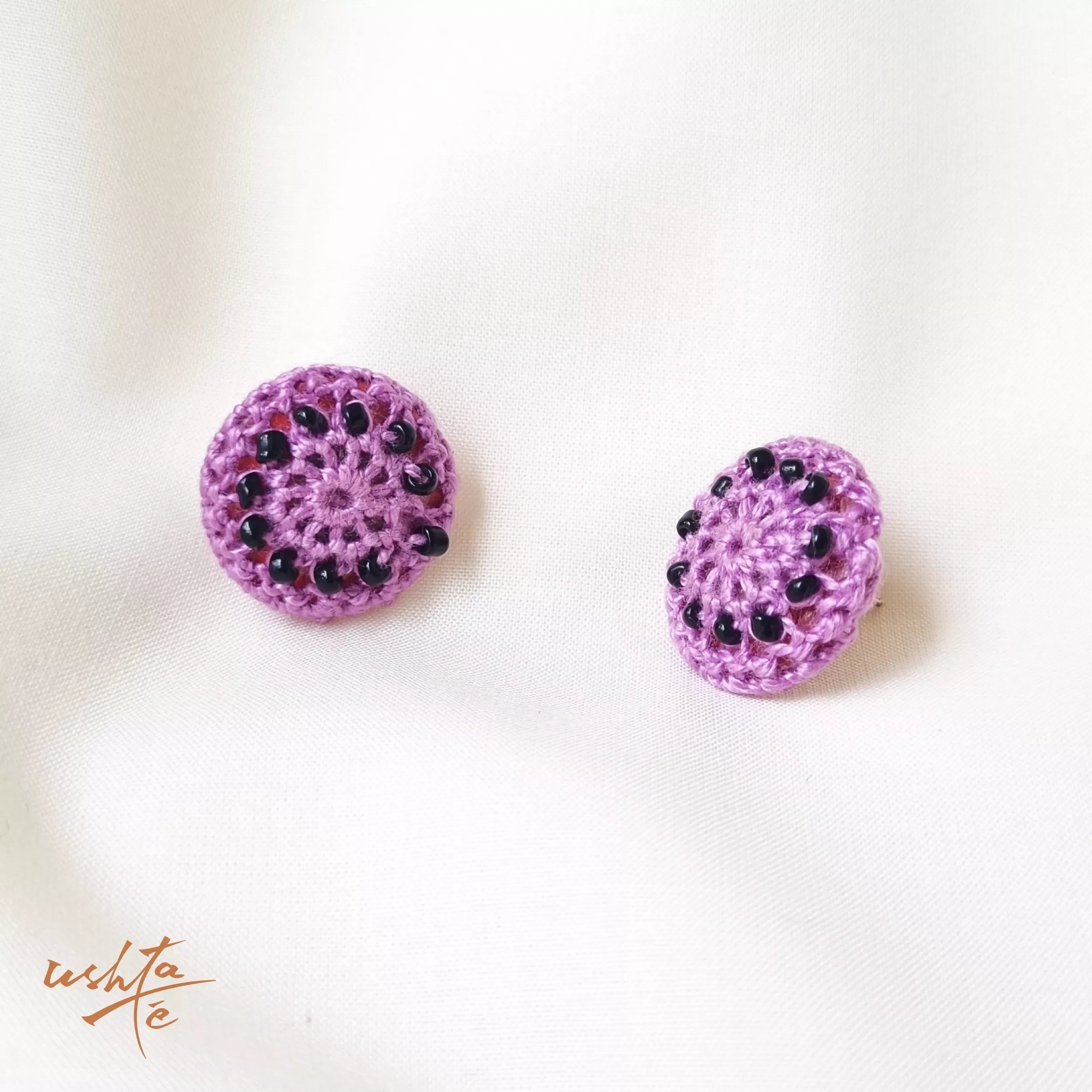 Buttoned-up Grapes - Earring