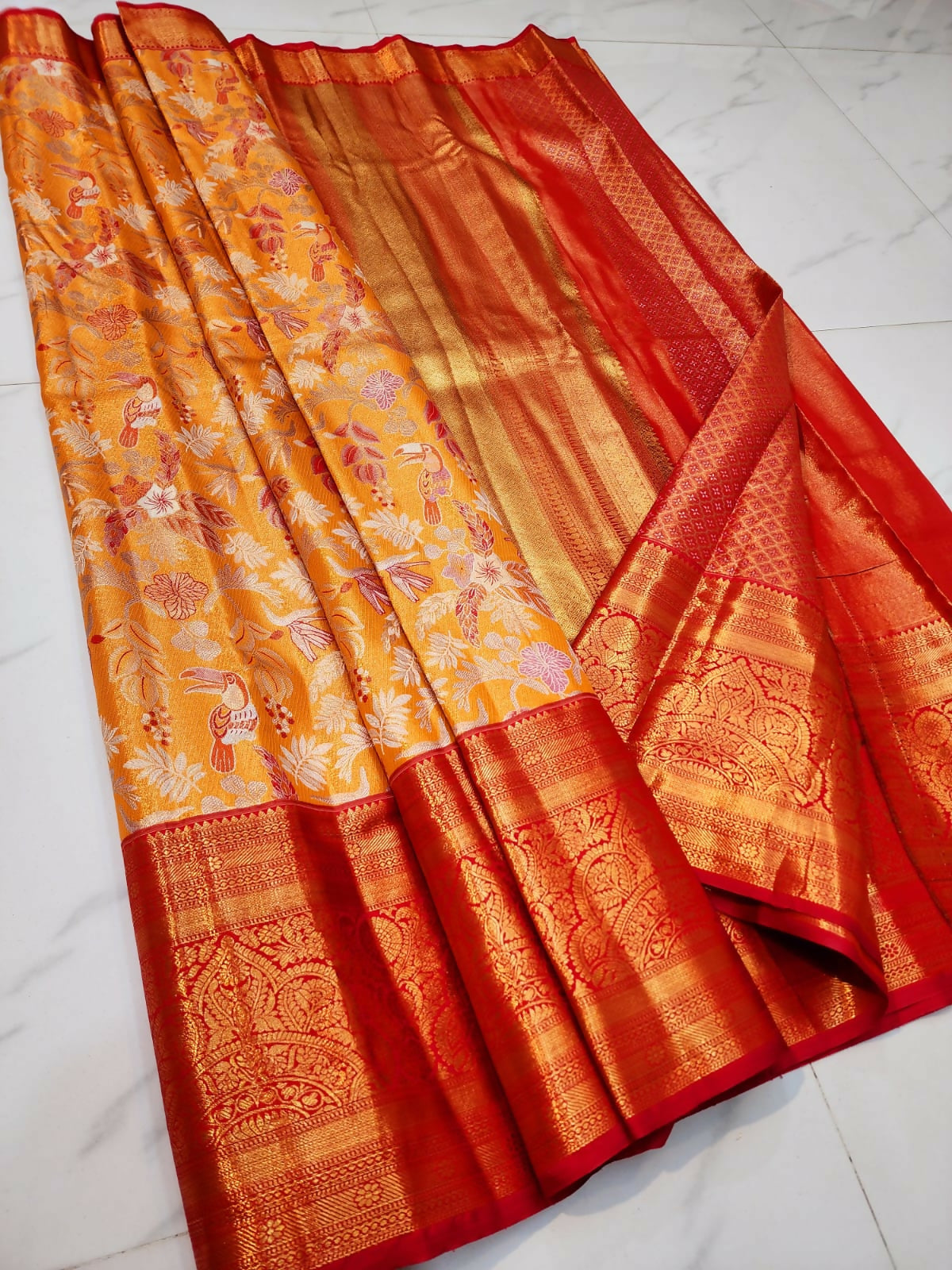 Zari Effect Pattu - Semi-Tissue Kanchi Bridal Sarees