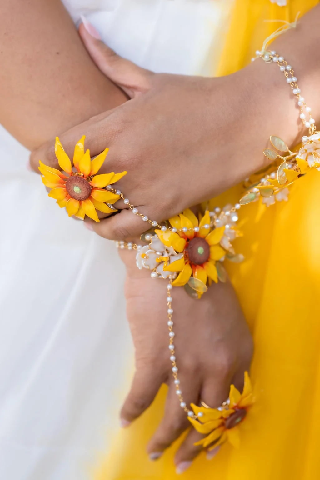 Sunflower Serenity – Handmade Resin Bridal Jewelry Set with Necklace, Earrings, Maangtika, Finger Ring, Haathphool & Waistbelt