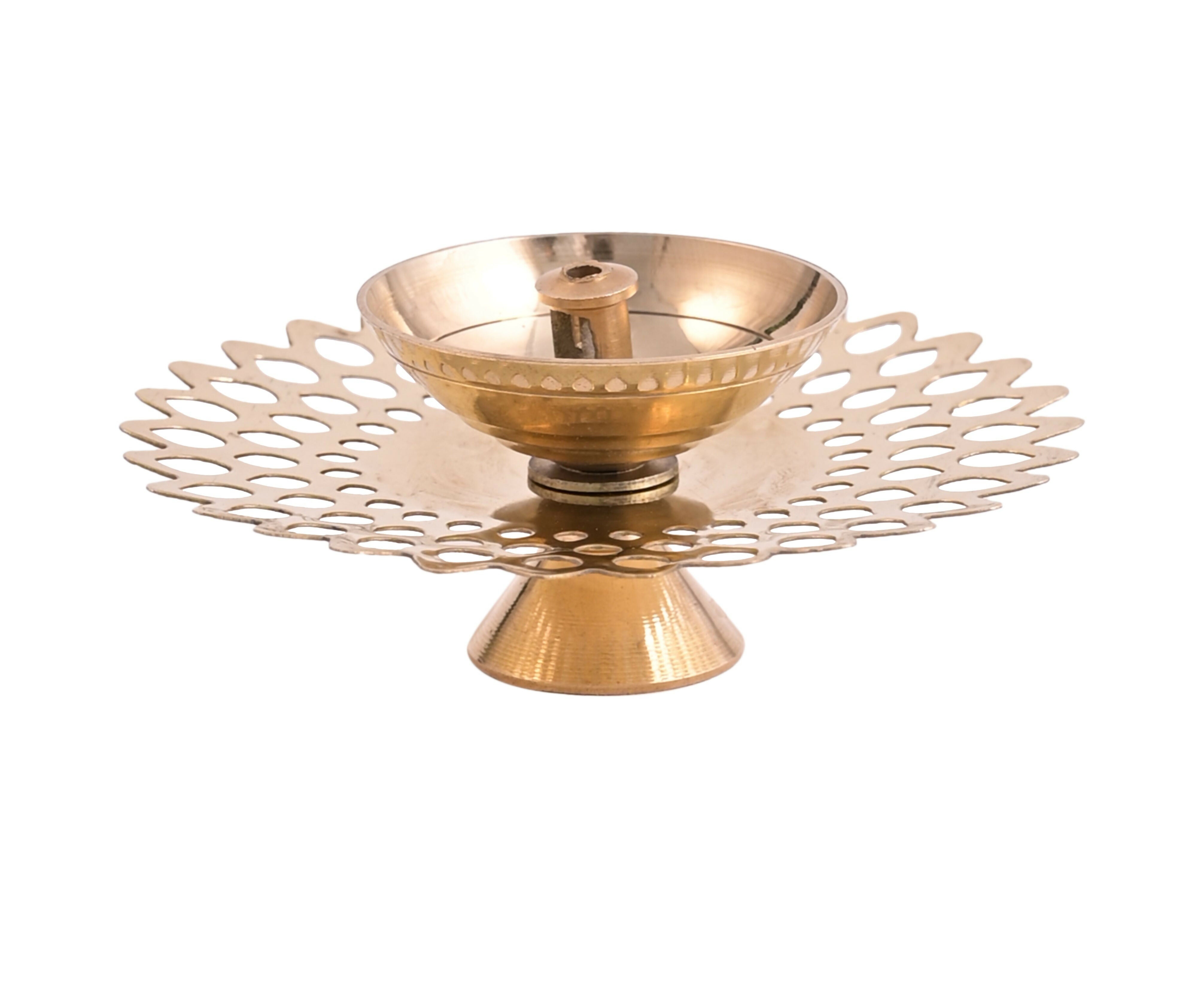 Brass Oil Pooja Diya (Gold Finish – Classic)