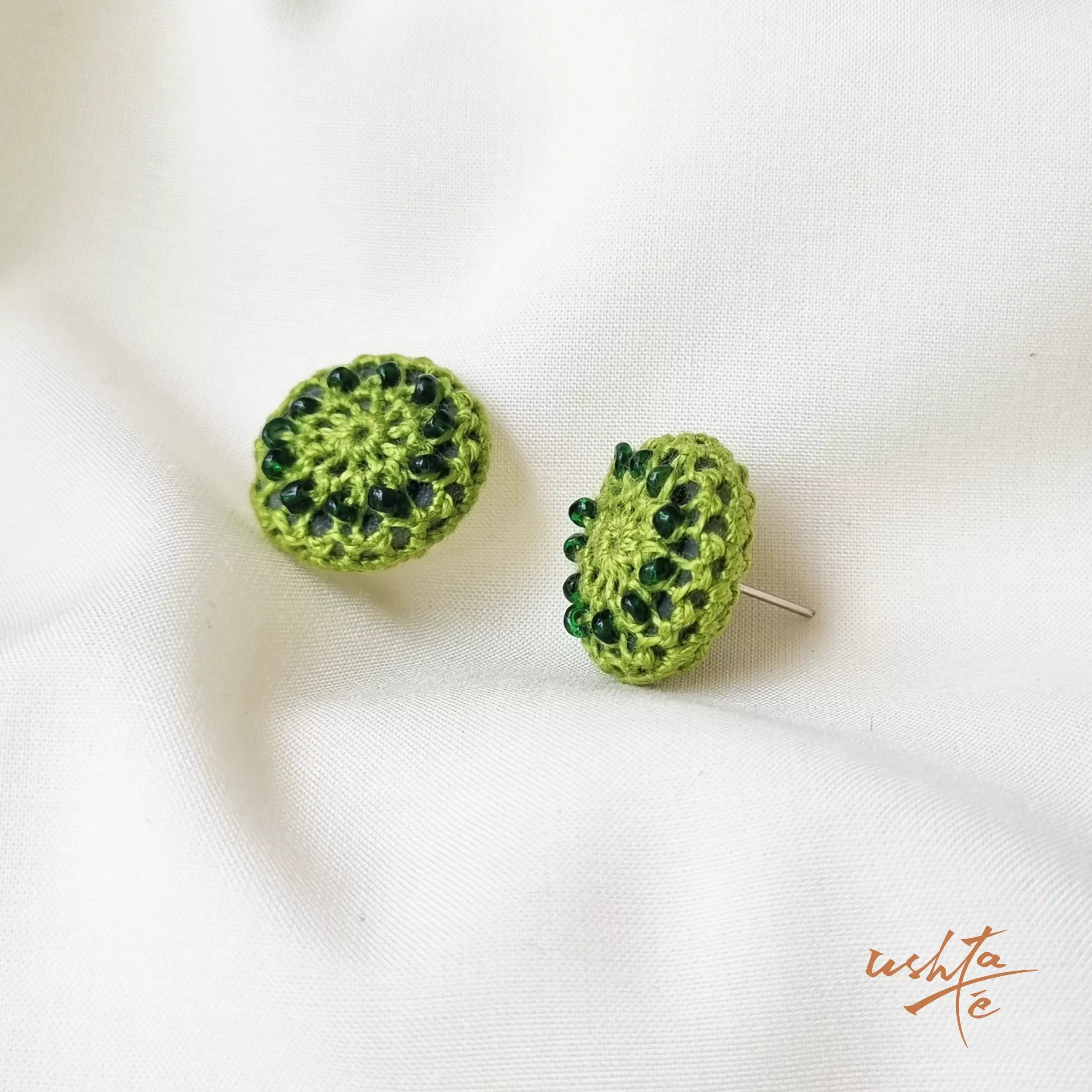 Buttoned-up Leaves - Earring