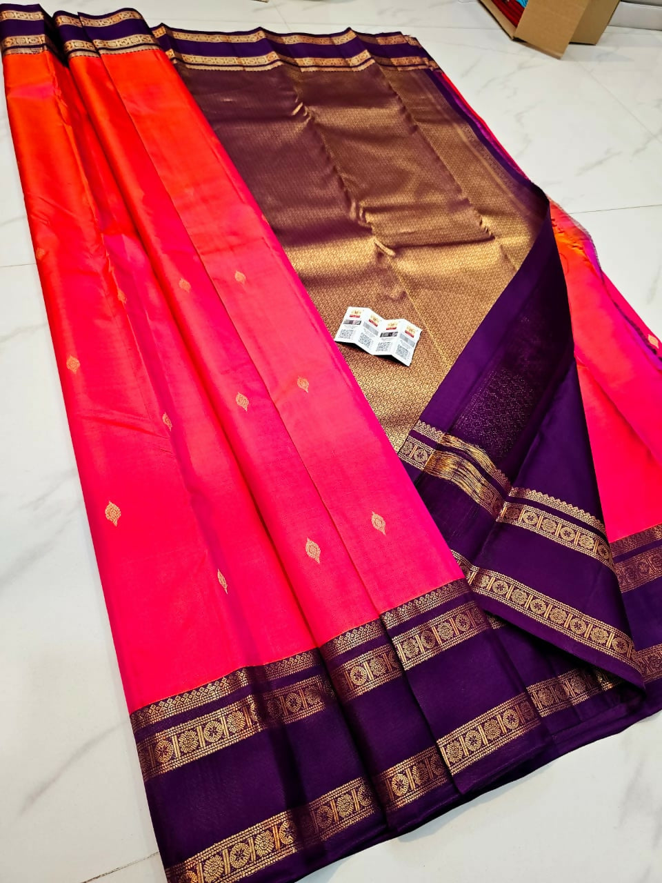 Kanchi Lite - Pure Handloom Kanchi Pattu Tissue Sarees