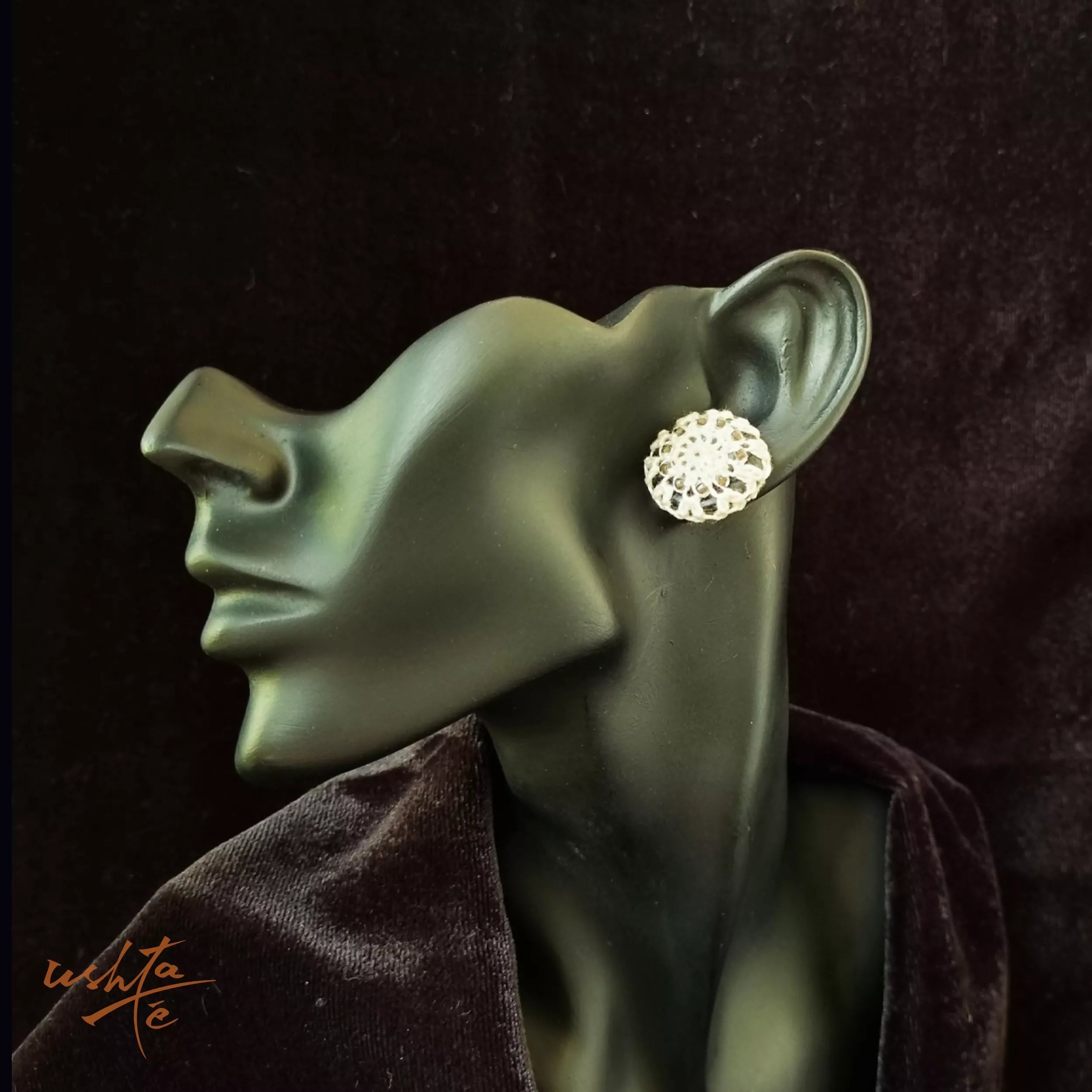Buttoned-up Snow - Earring