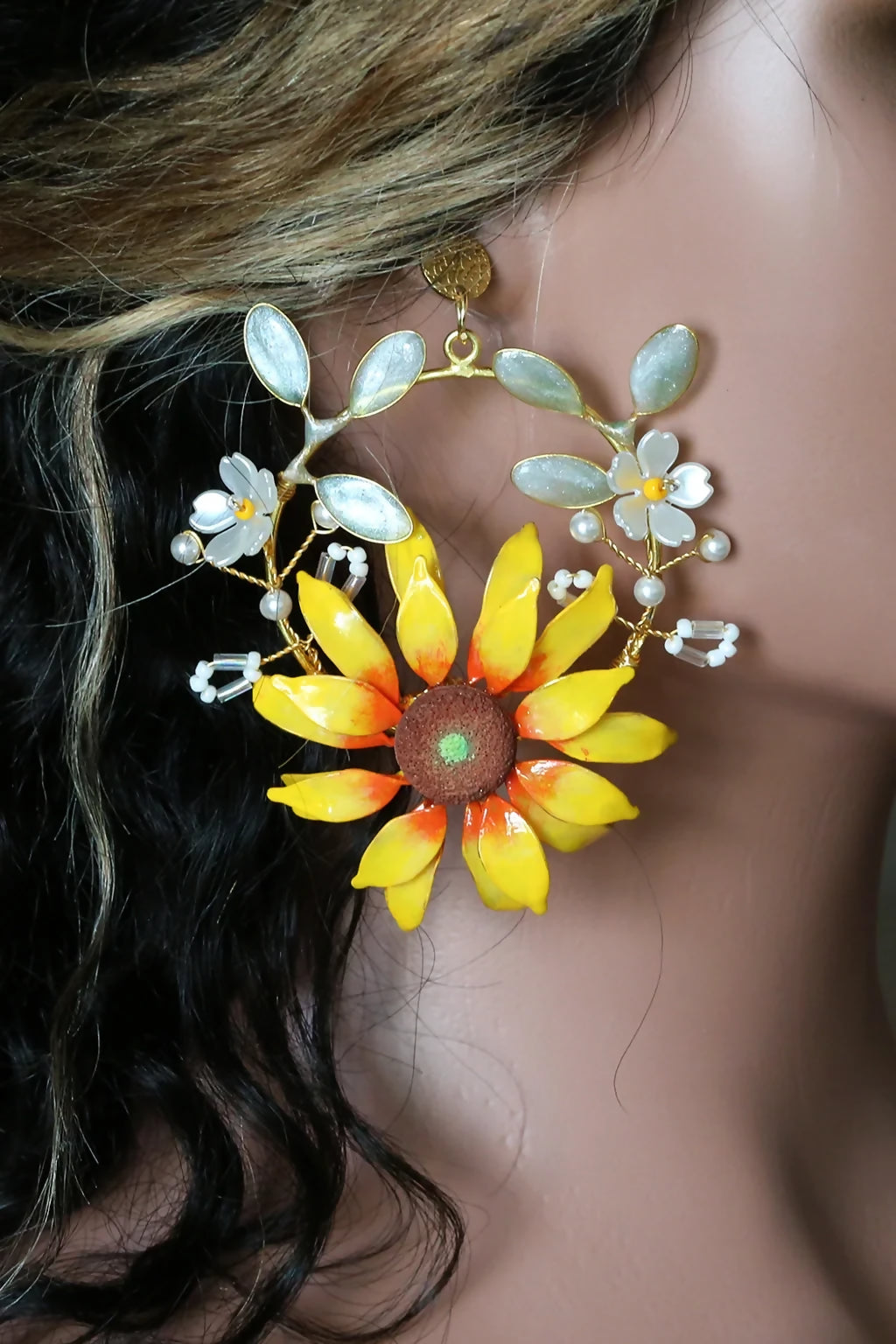 Sunflower Serenity – Handmade Resin Bridal Jewelry Set with Necklace, Earrings, Maangtika, Finger Ring, Haathphool & Waistbelt