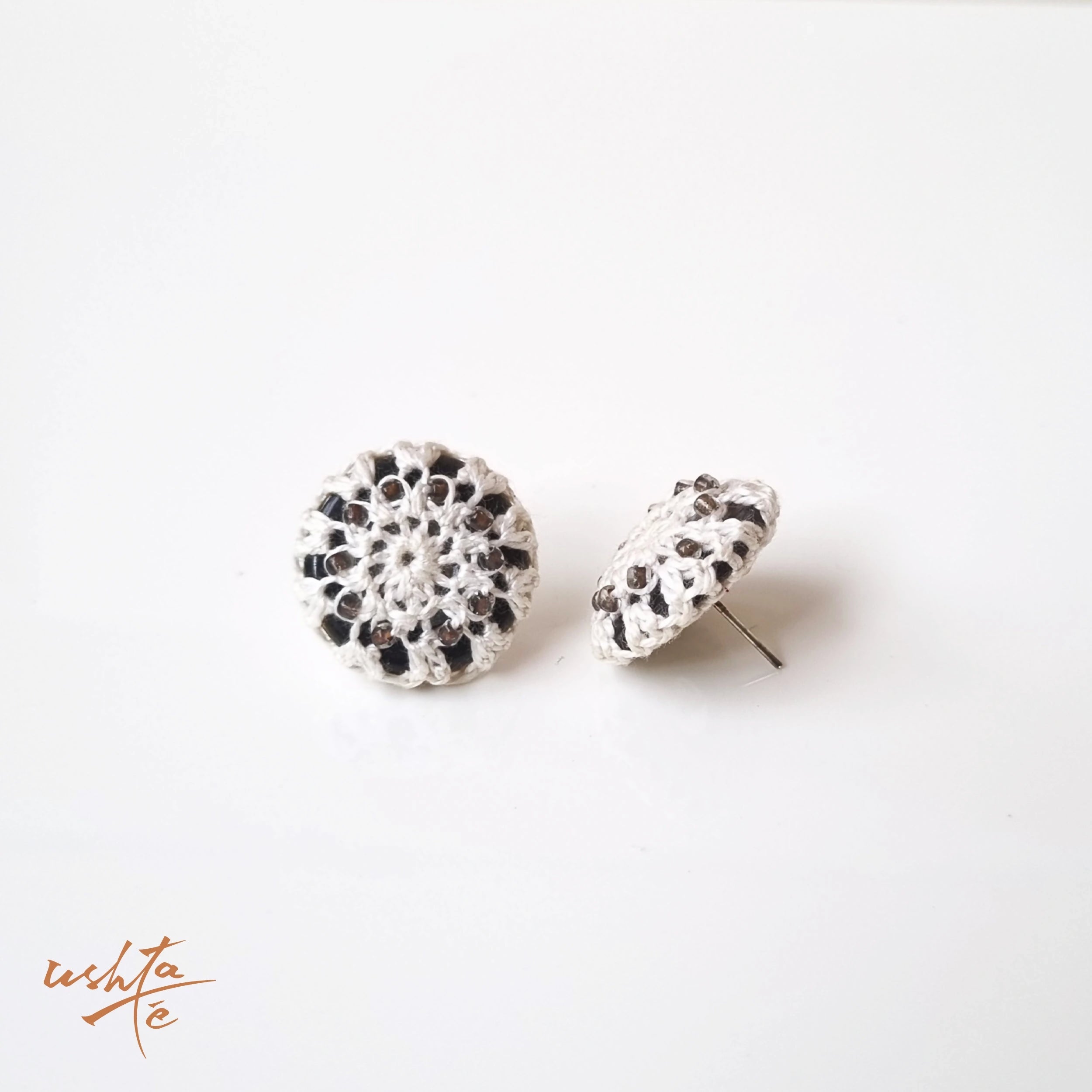 Buttoned-up Snow - Earring