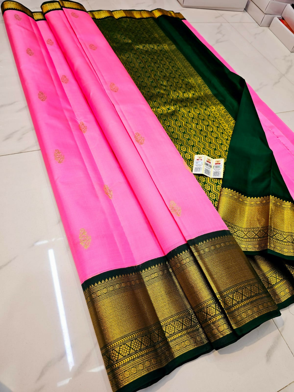 Chic Pattu Saree - Pure Handloom Kanchi Pattu Tissue Sarees
